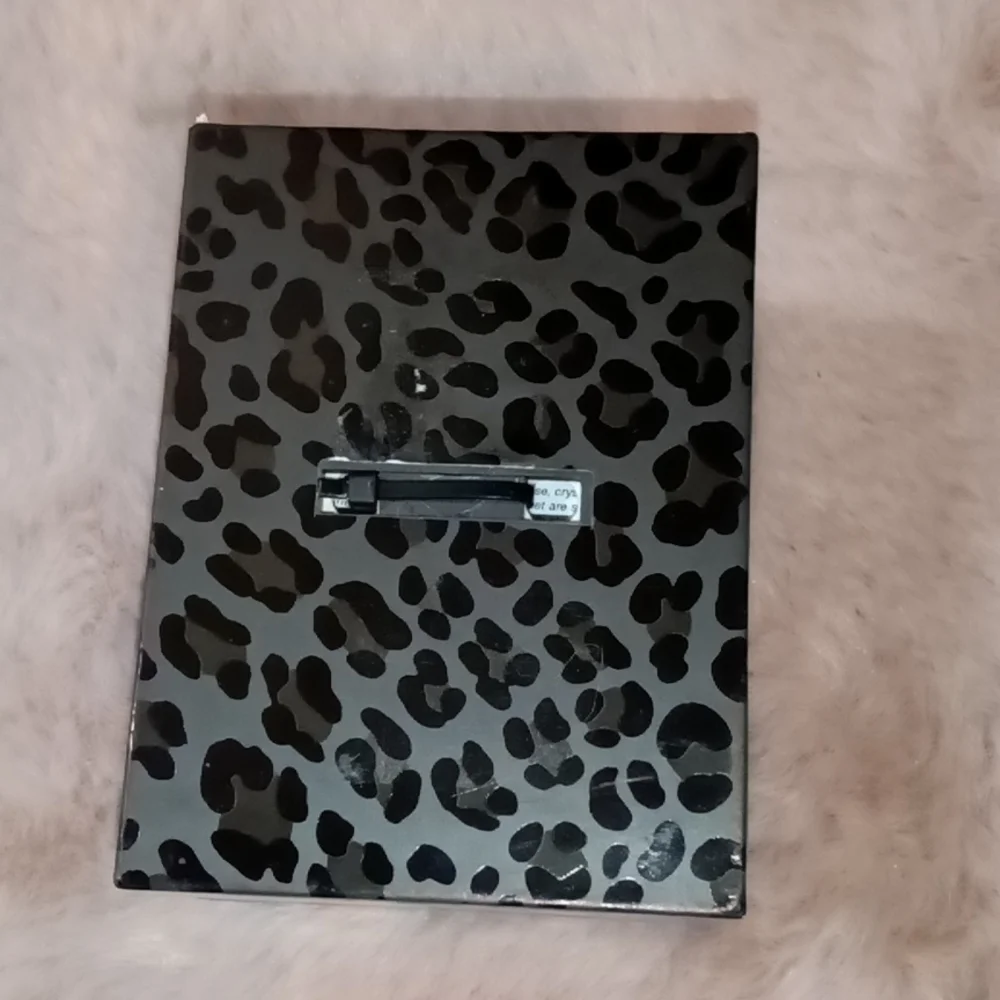 Betsey Johnson watch - Picture 5 of 6